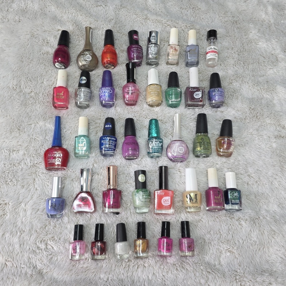 Mixed lot of  Nail Polish Lot of 30 L.A. Colors, Sinful Colors, Kiss, Maybelline